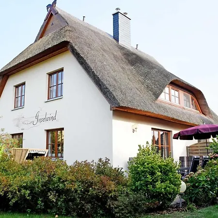 Ferienreethaus Mit Kamin Und Sauna