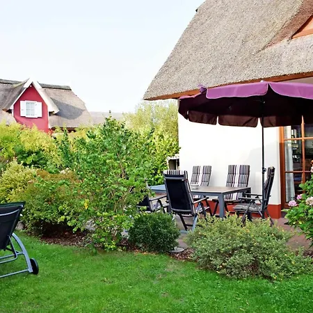 Ferienreethaus Mit Kamin Und Sauna