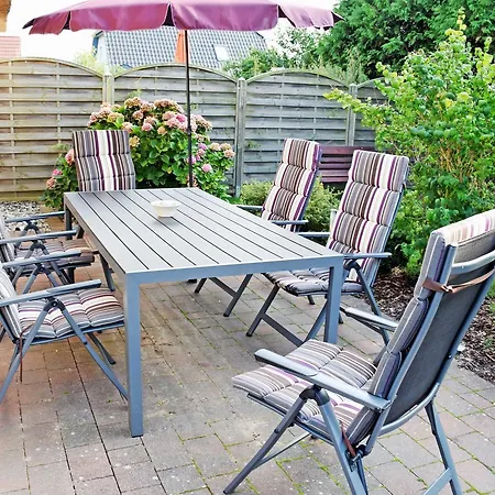 Ferienreethaus Mit Kamin Und Sauna Glowe