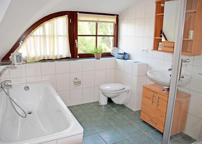 Ferienreethaus Mit Kamin Und Sauna דירה *